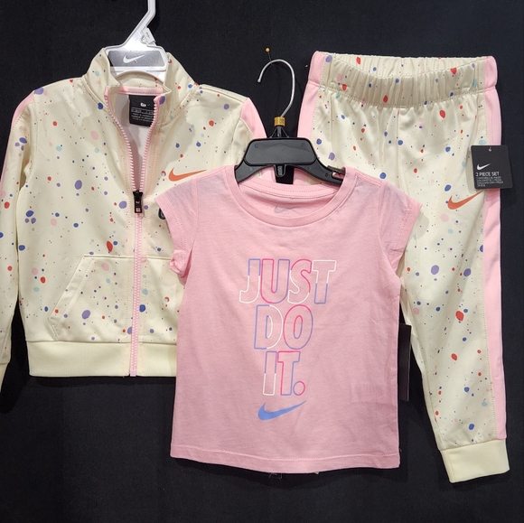 🆕️ Nike Track Suit - Picture 11 of 15